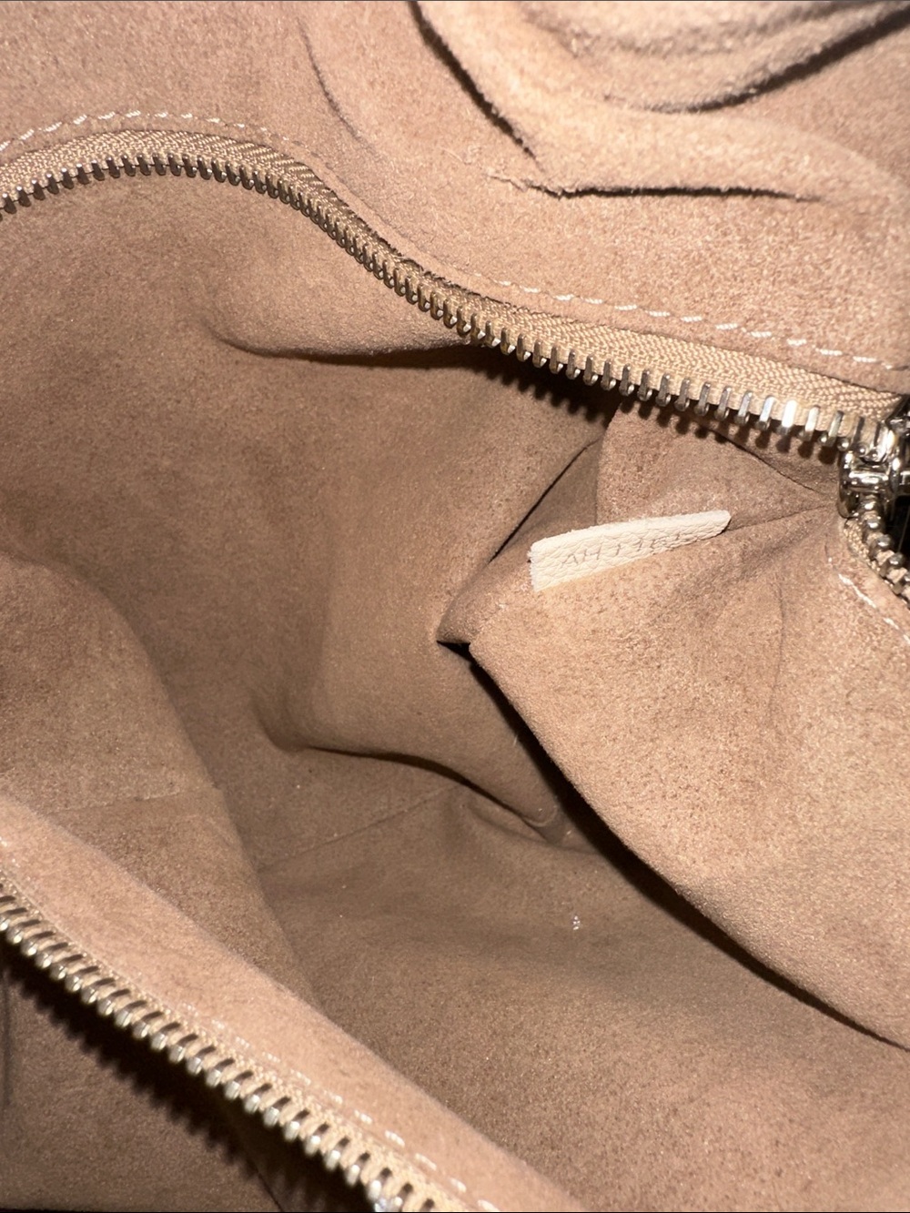 💯% Louis Vuitton Mahina Babylone PM Hobo Galet Taupe (2015) LV Lock w/purchase - Picture 15 of 16